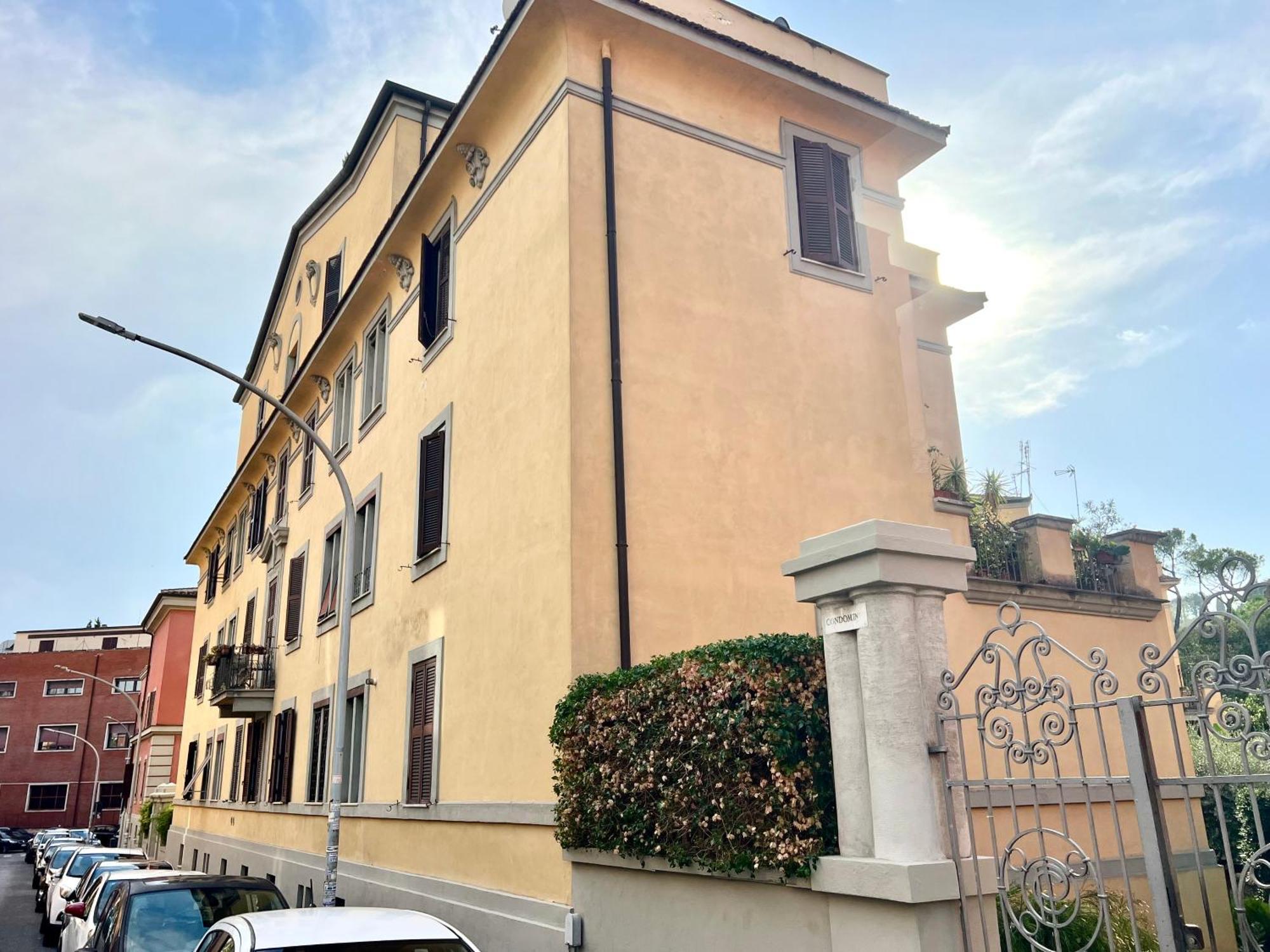 The Stylish At Ponte Milvio * Rom
